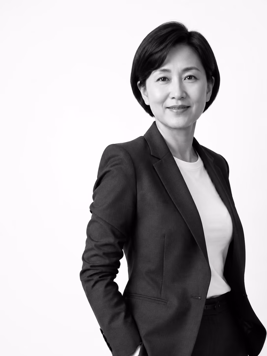 왼쪽 여백이 있는 반측면 합성 인물 예시